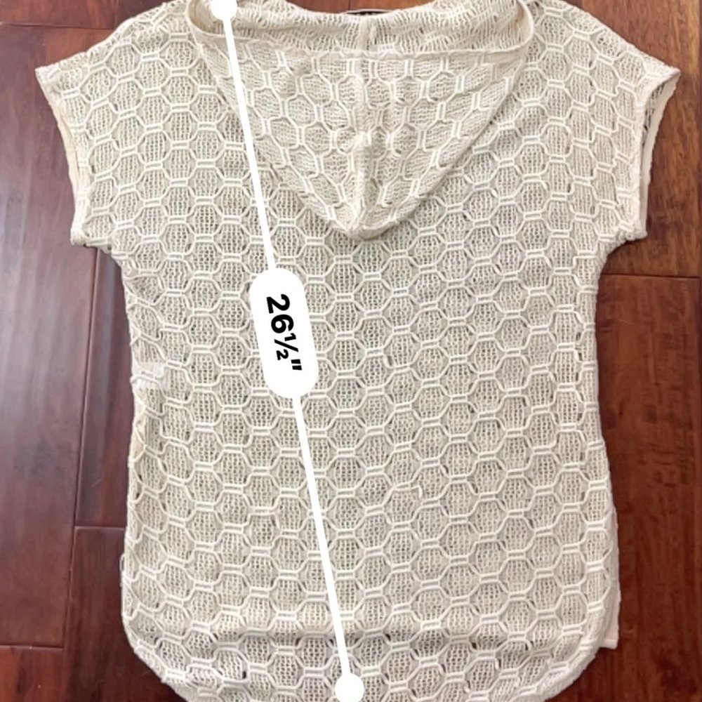 Trina Turk crochet hooded cover up/ kimono S - Picture 7 of 11
